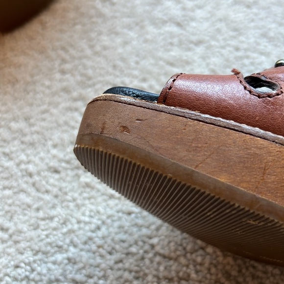 Chloe Brown Platform Sandals - Picture 15 of 16